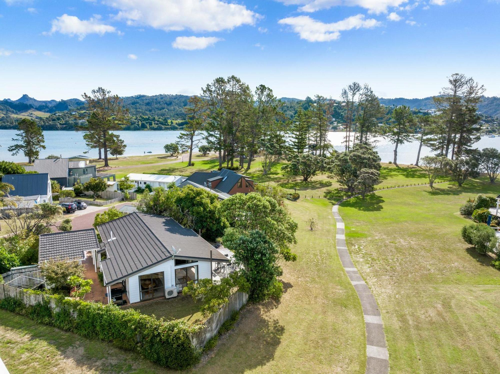 Pauanui Beach House Suntrap Esterno foto
